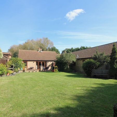Highfields Holidays Bed & Breakfast Peterborough Exterior photo