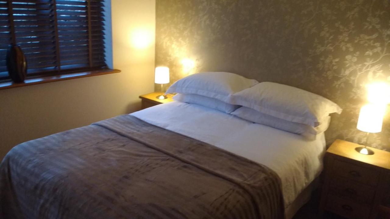 Highfields Holidays Bed & Breakfast Peterborough Exterior photo