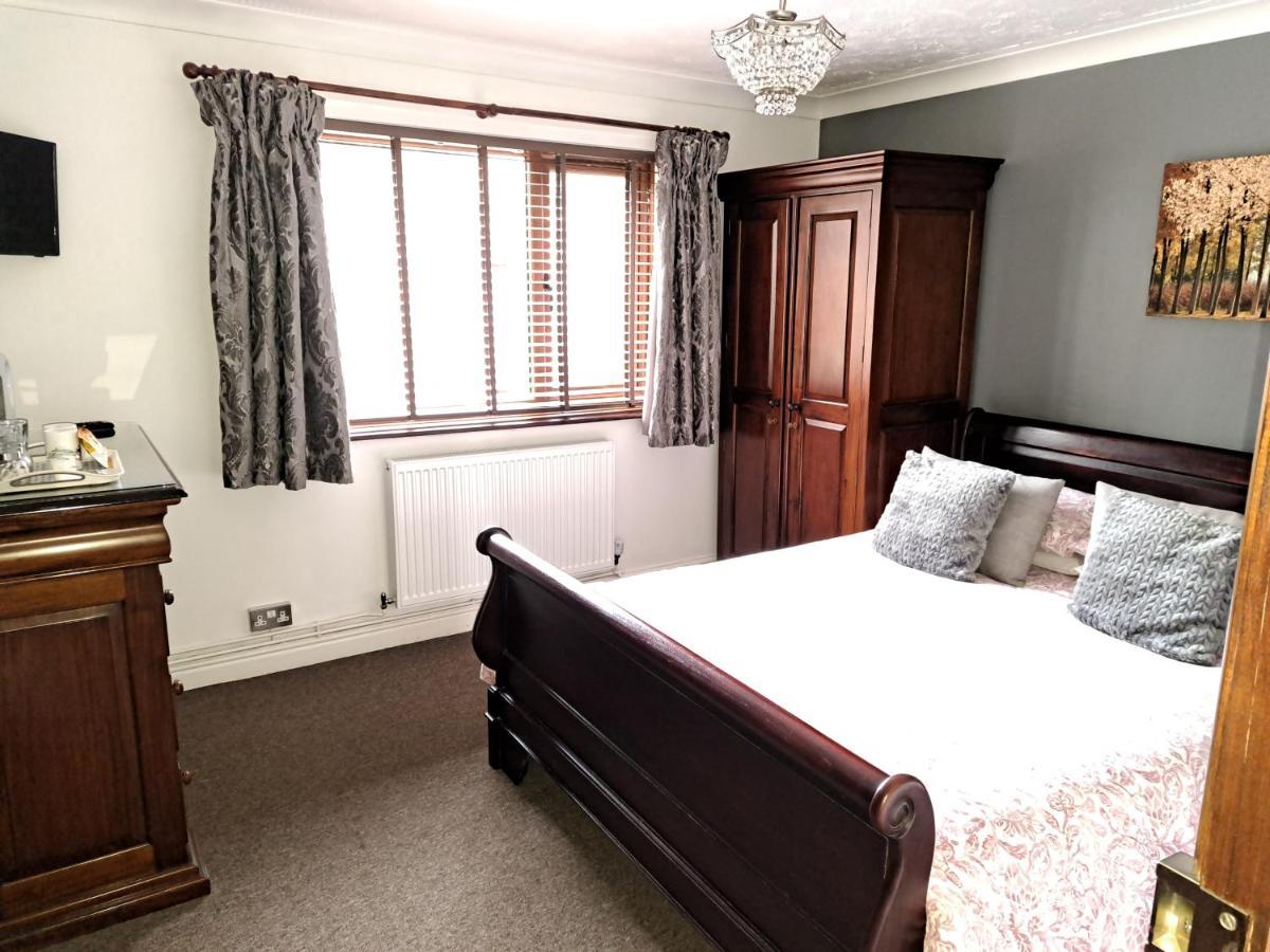 Highfields Holidays Bed & Breakfast Peterborough Exterior photo