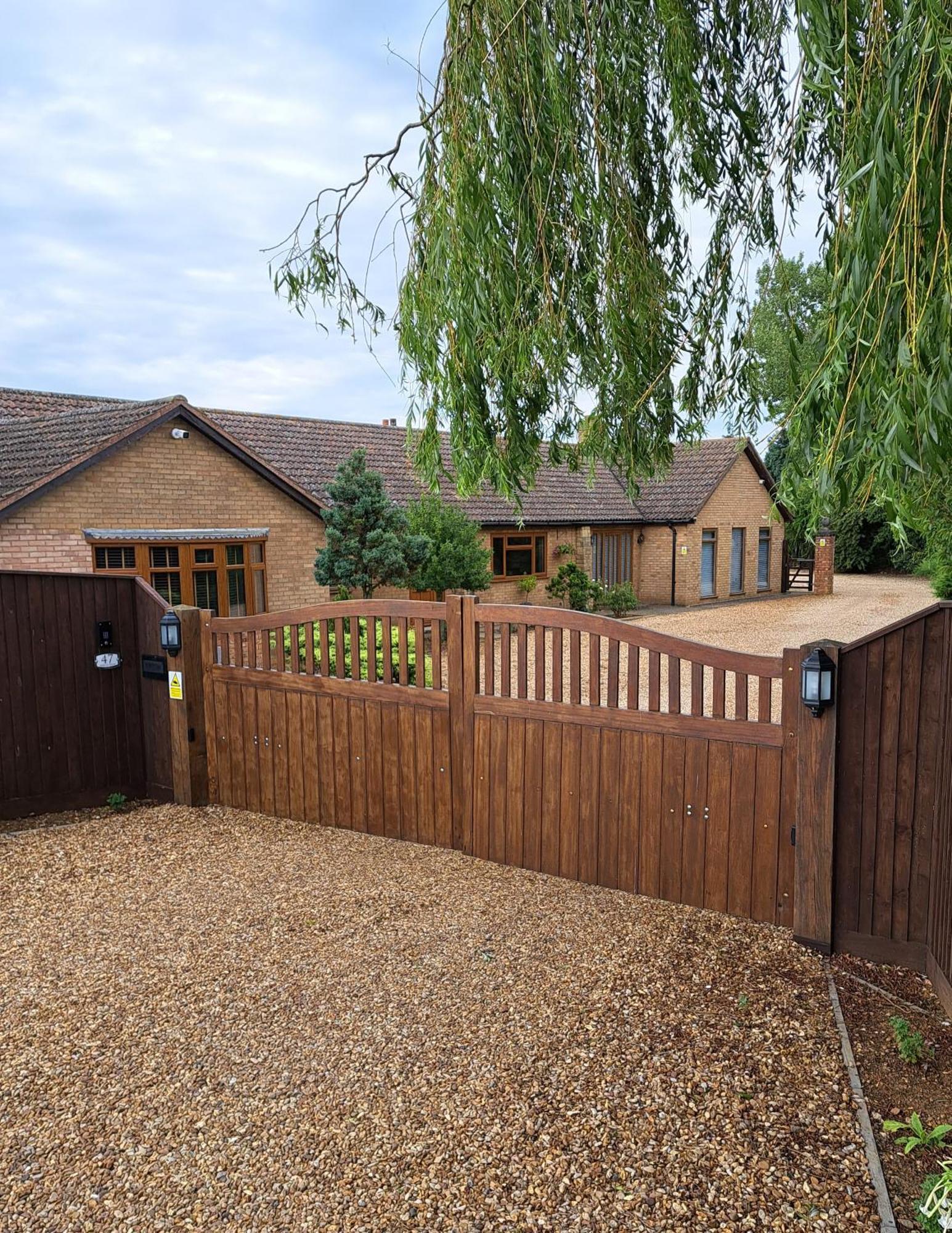 Highfields Holidays Bed & Breakfast Peterborough Exterior photo