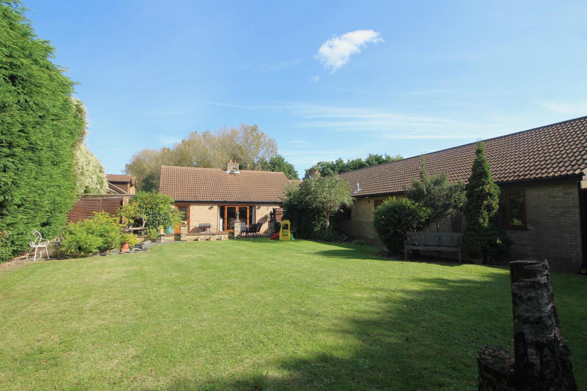 Highfields Holidays Bed & Breakfast Peterborough Exterior photo